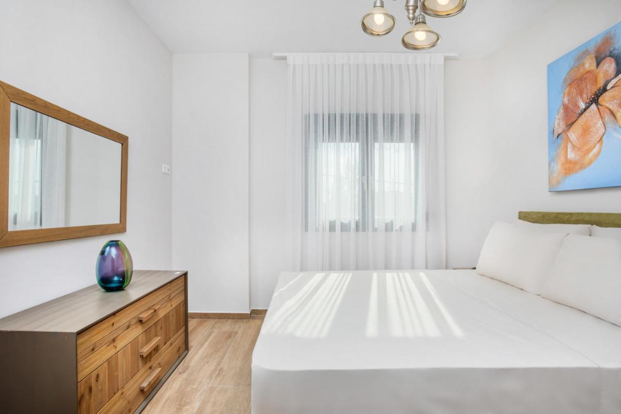 Epta Villas Luxury Redefined 圣帕拉斯凯维 外观 照片